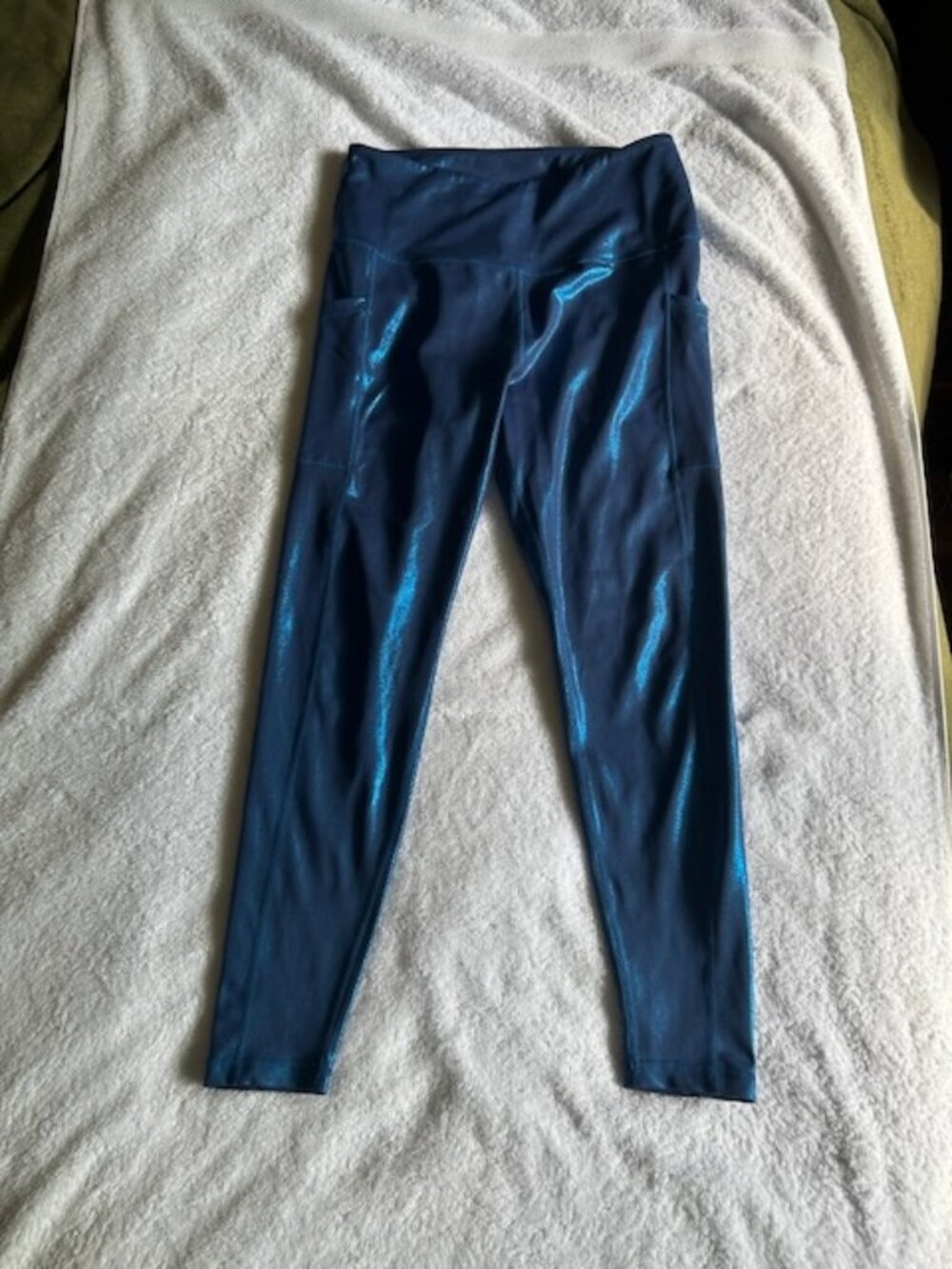 Love Her Metallic Shine Blue X-Large Athletic Leggings NWOT